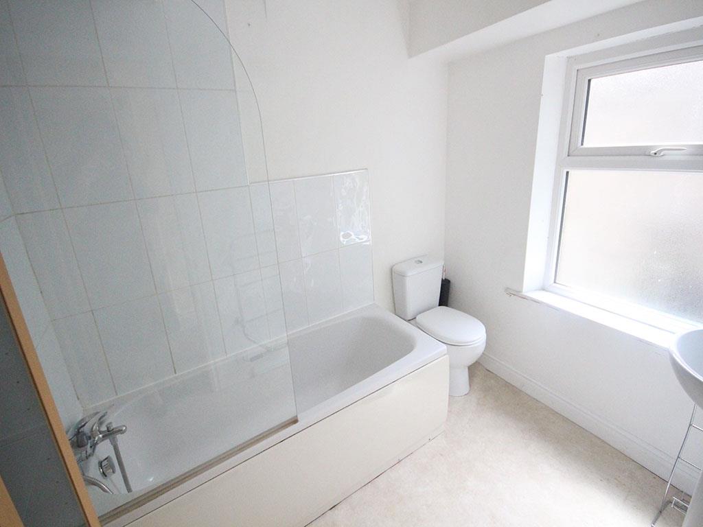 1 bedroom flat To Let in Barnoldswick - IMG_7040.jpg